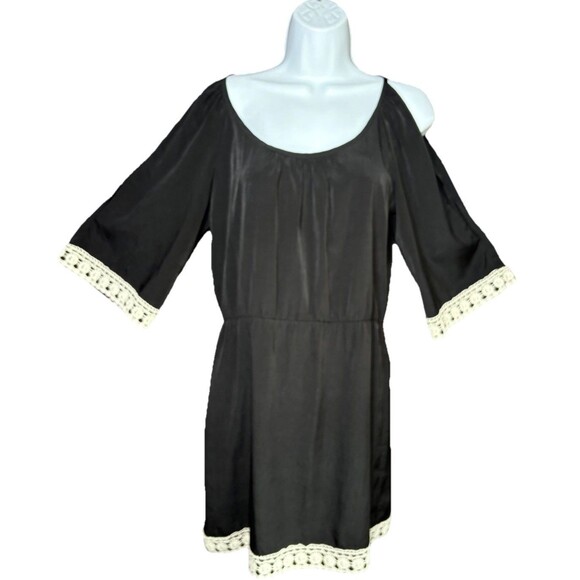 Glam Cold Shoulder Dress Women’s Size Medium Black Cream Lace Trim USA #D4789A - Picture 8 of 8